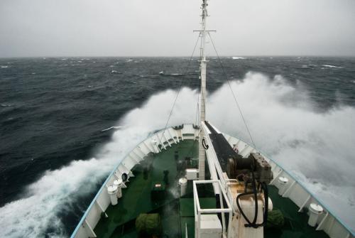небольшой шторм на Баренцевом море